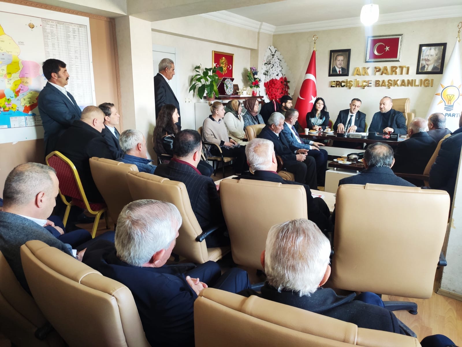 Nuh Dağdelen’den AK Parti Erciş İlçe Başkanlığı’na ziyaret