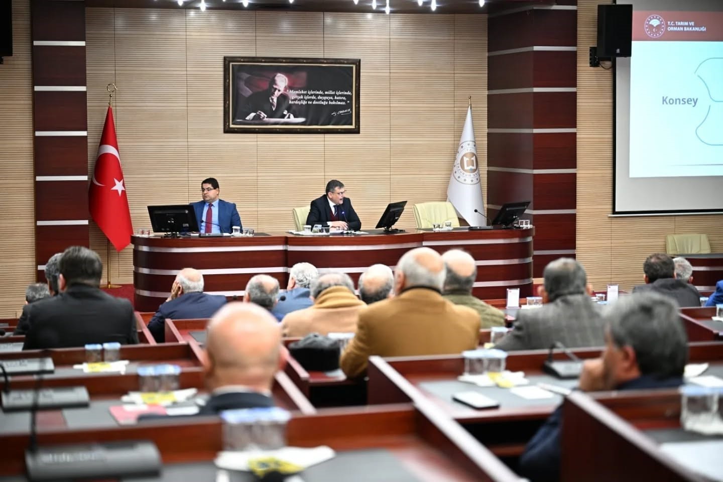 Erzurum'un tarım ve hayvancılık potansiyeli değerlendirildi;Toprağın yüzde 60'ı mera