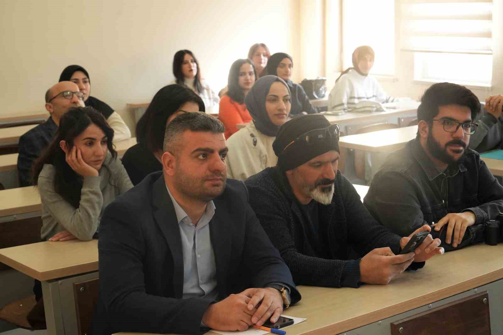 Muş'un usta fotoğrafçısı öğrencilere fotoğrafçılığı anlattı