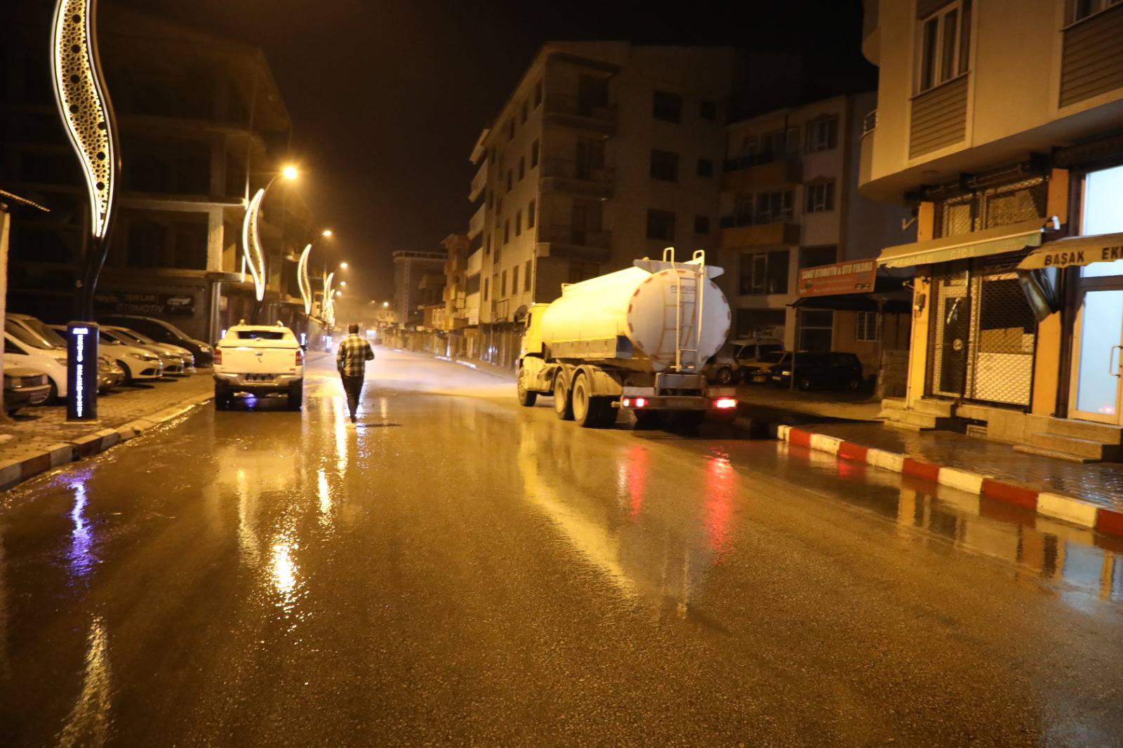 Erciş’te Caddelerde Temizlik Seferberliği