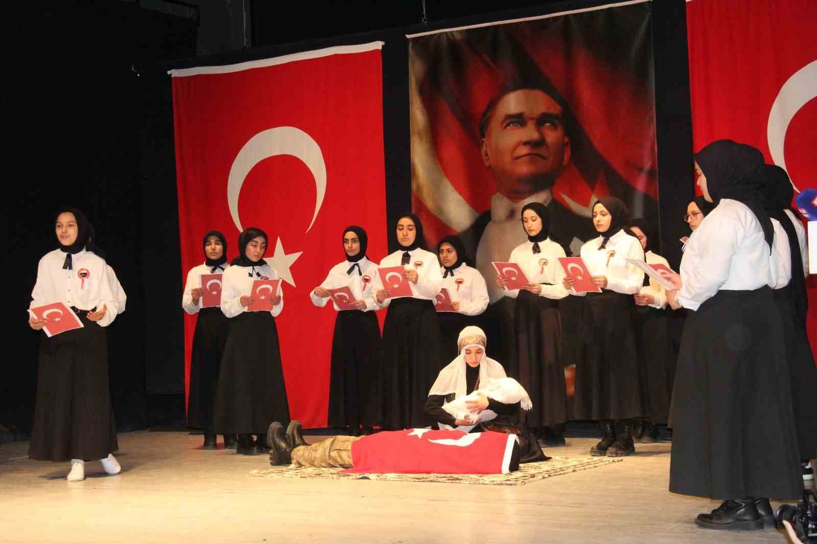 Bitlis'te Çanakkale Şehitleri'ni Anma ve Deniz Zaferi'nin Yıldönümü