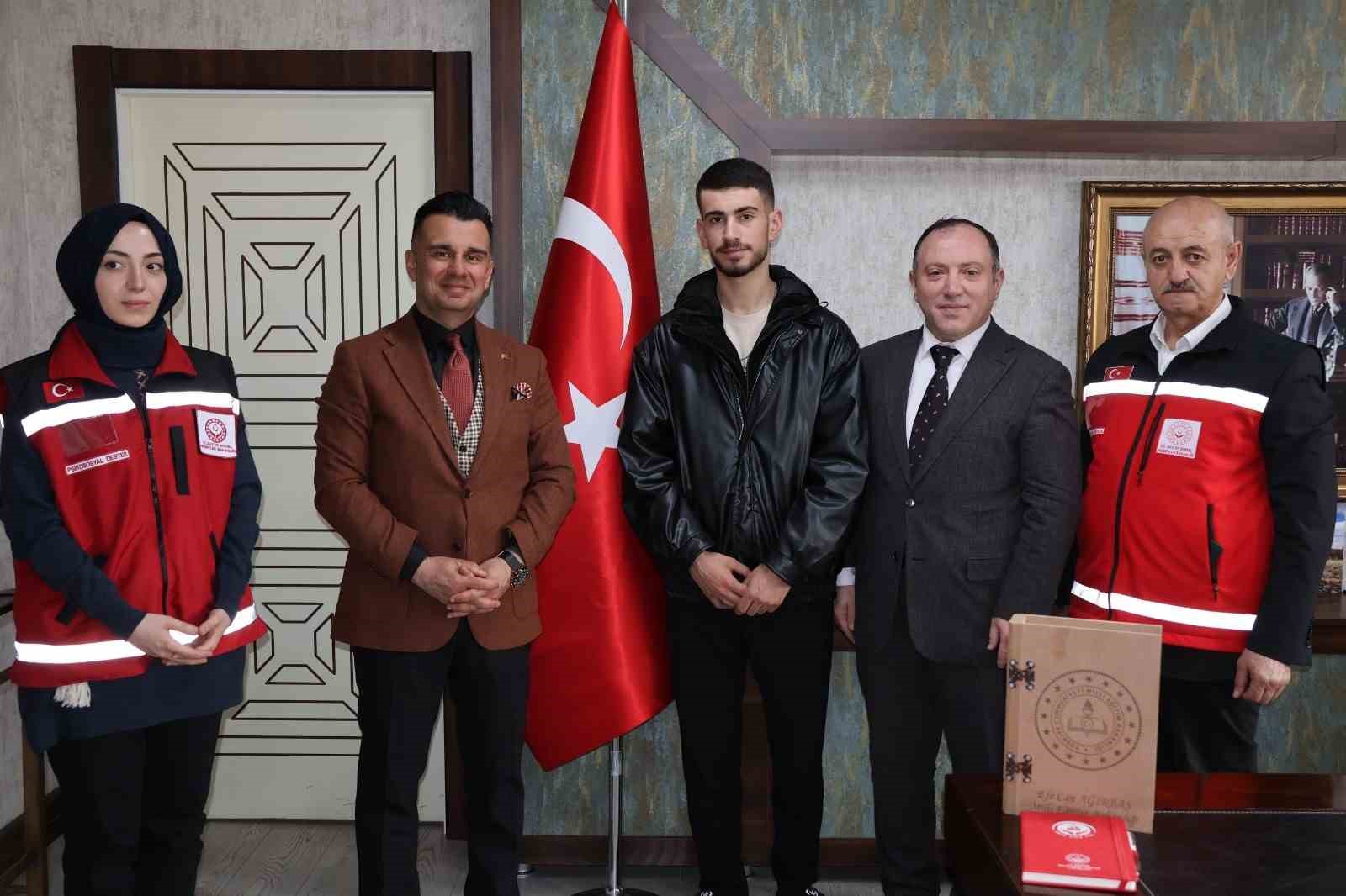 Koruma altındaki gençlere anlamlı işyeri ziyareti