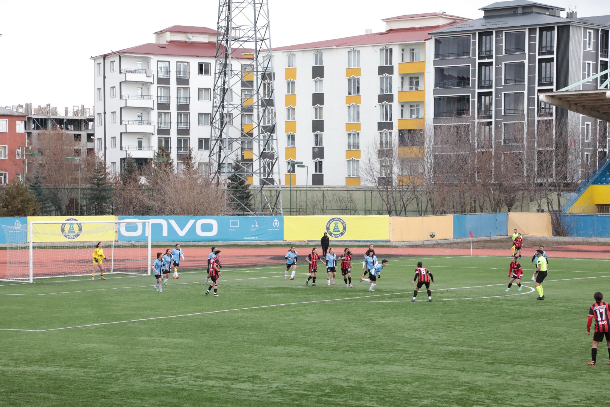 Ağrı’nın Yeşil Saha Melekleri Vangücü Spor'u 3-2 mağlup etti