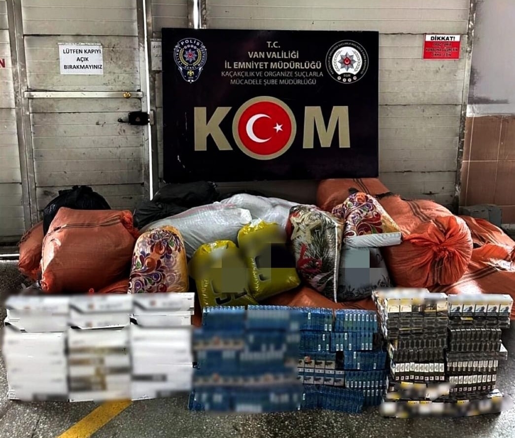 Van'da bir koli İran Riyali ele geçirildi