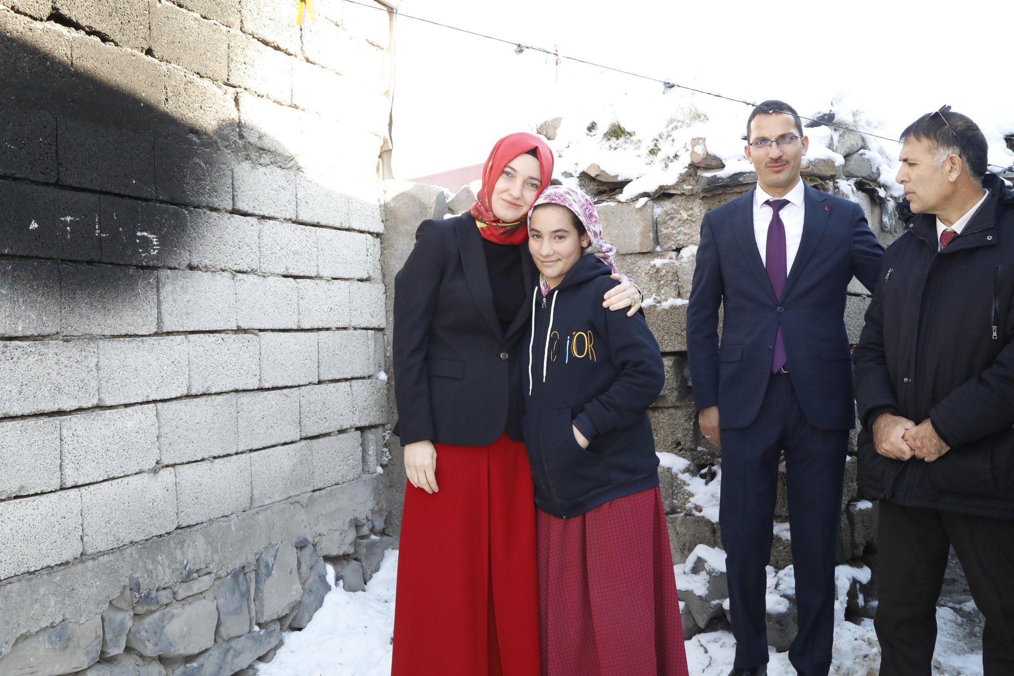 Ağrı'da "Okulum Beni Bekler" projesi ile bir kız çocuğu daha okula kazandırıldı