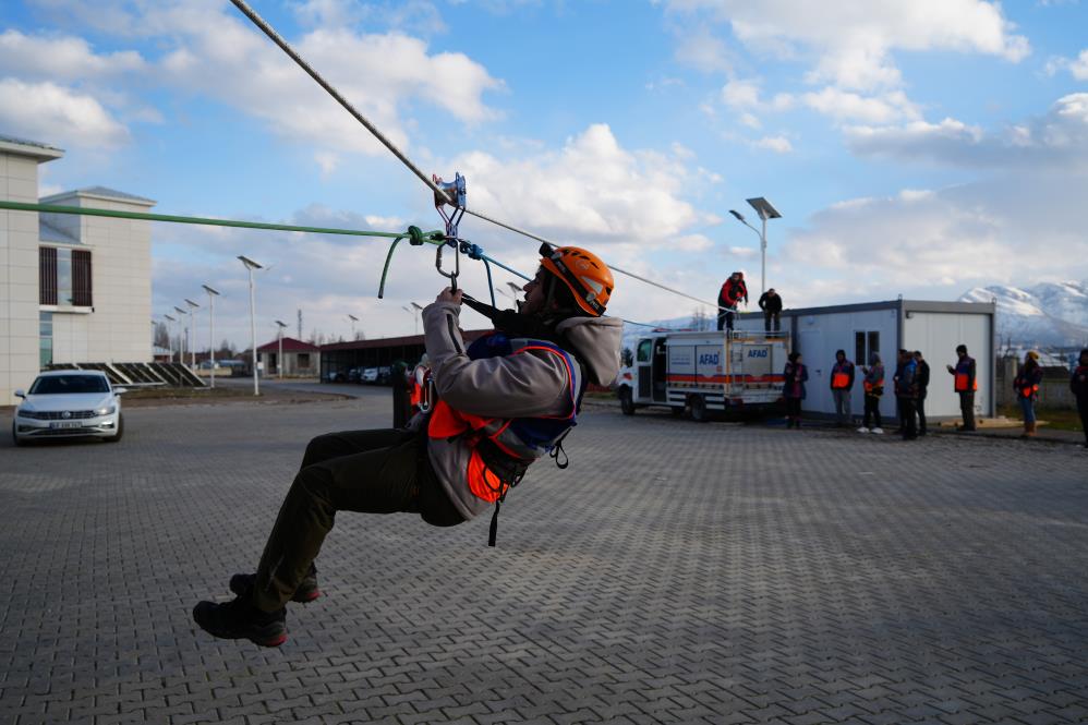 Muş'ta AFAD gönüllülerine saha eğitimi verildi