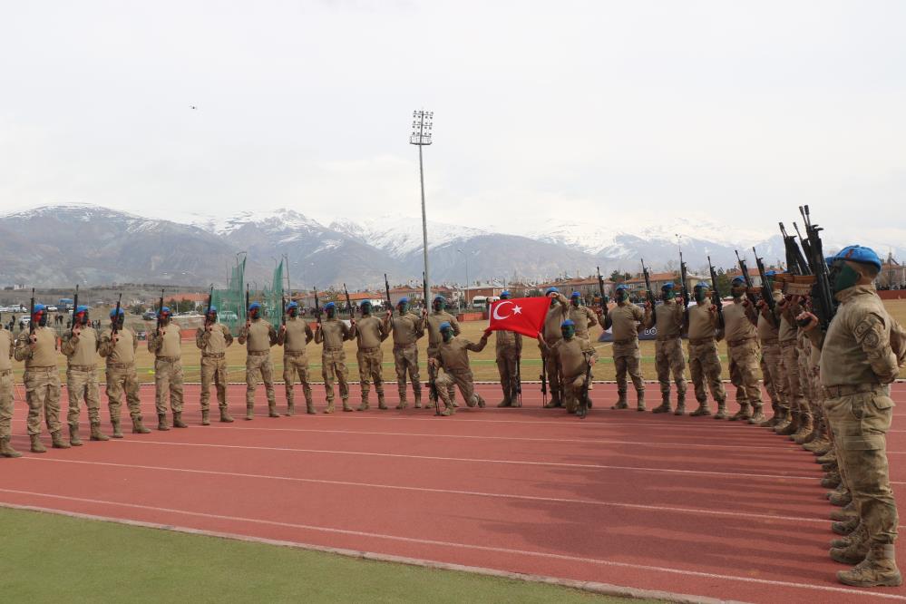 Solotürk ve komandolar yine nefes kesti