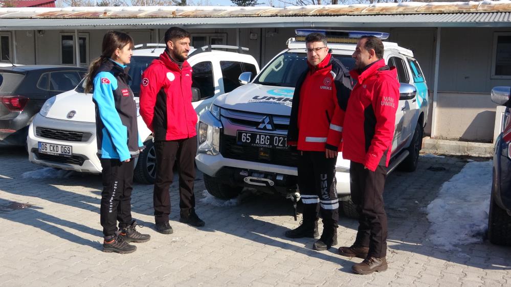 Yüzyılın felaketinin  isimsiz kahramanları Van UMKE görevlileri yaşadıklarını anlattı