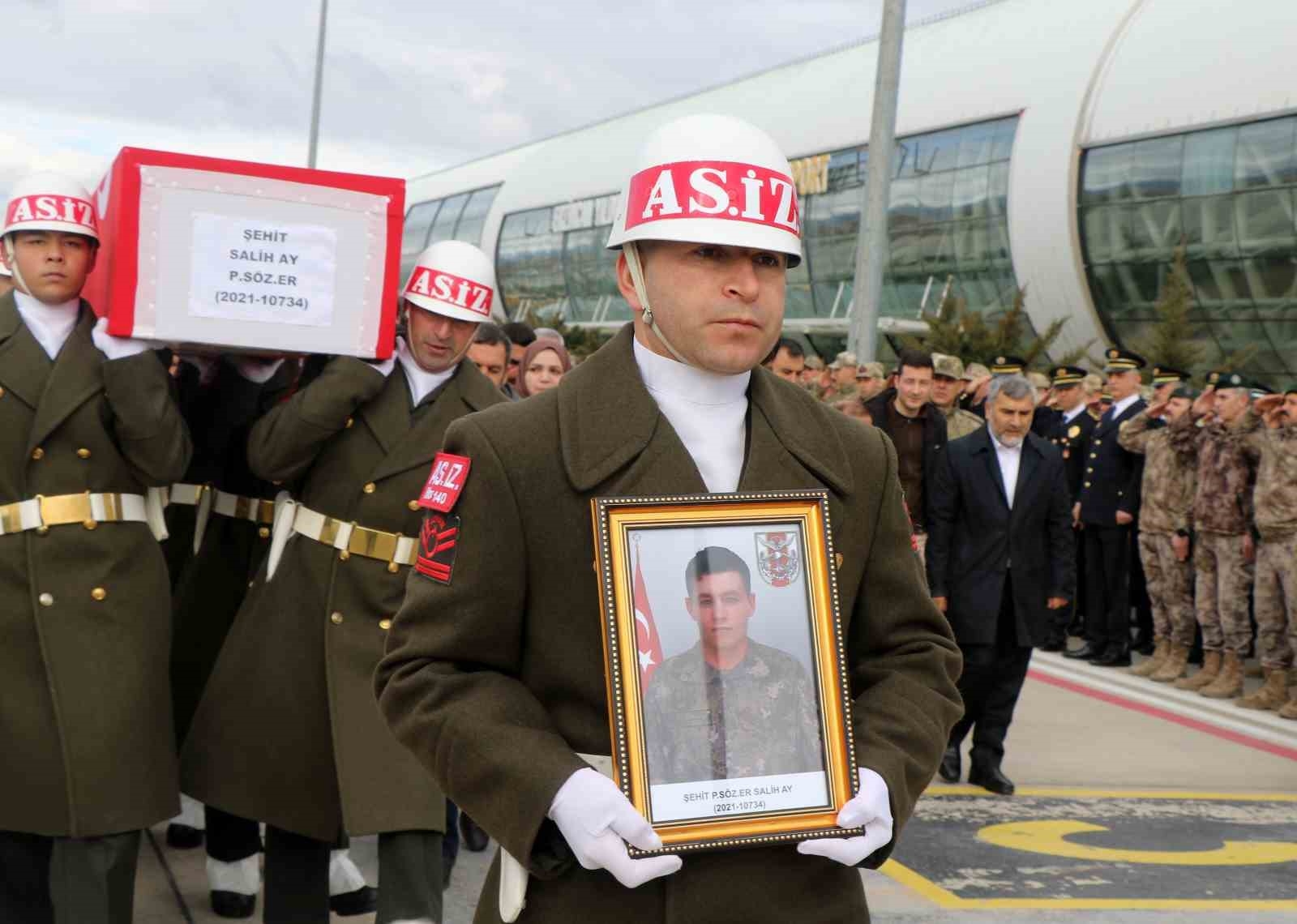 Erzincanlı şehit havalimanında karşılandı