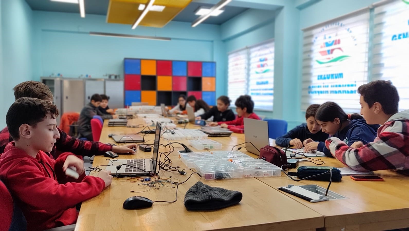 Erzurum Deneyap Teknoloji Atölyeleri gençleri bekliyor