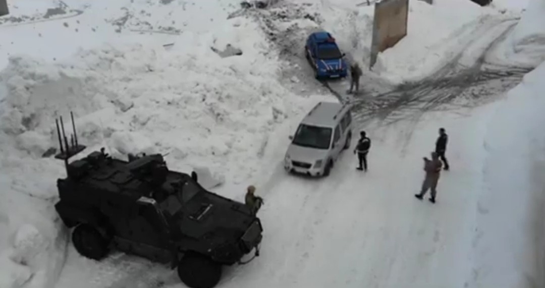 Hakkari'de kaçak 22 kilo külçe altın ele geçirildi