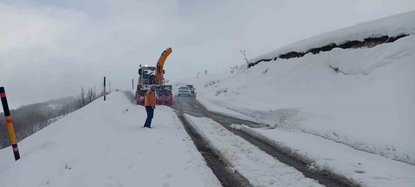 Muş'ta mahsur kalan 90 kişi kurtarıldı