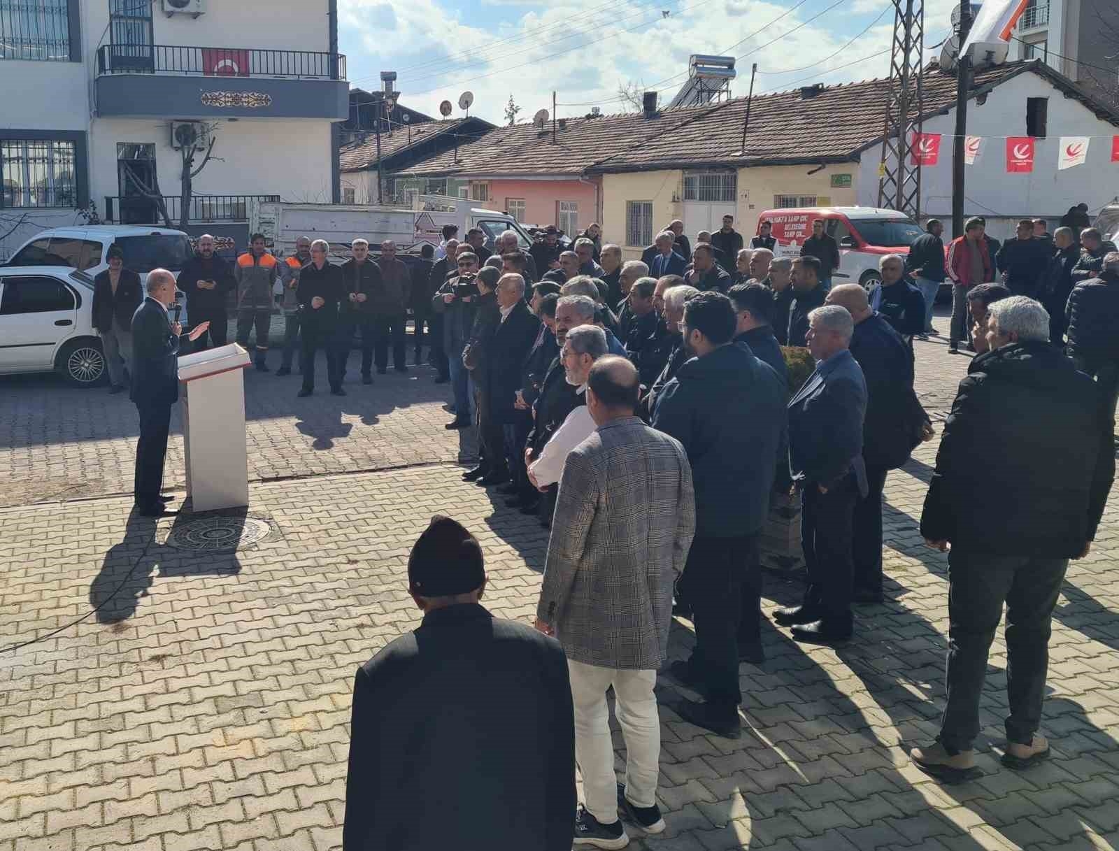 YRP'li Yıldırım, seçim gezilerini sürdürüyor.