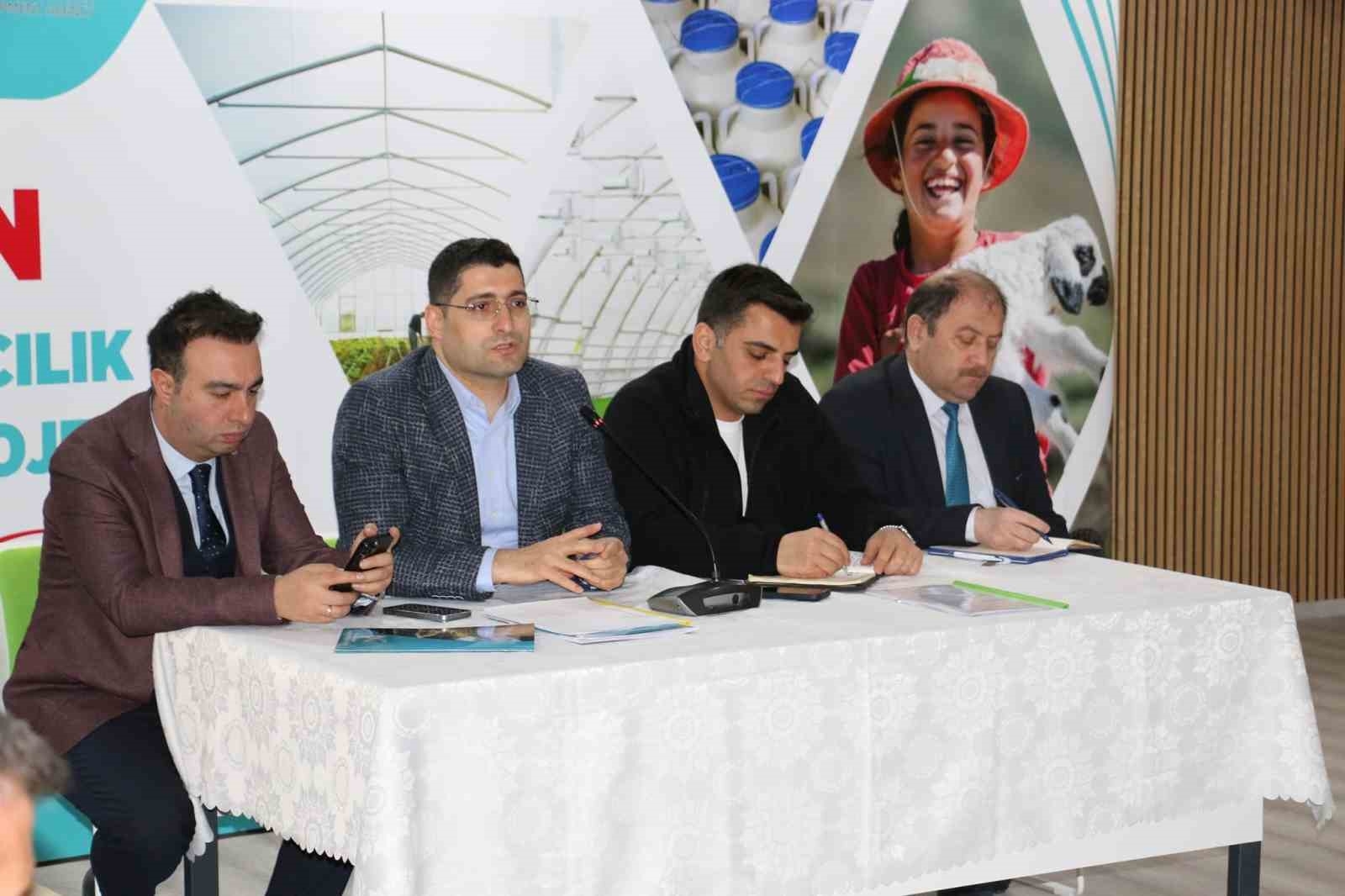 Erzincan'da Sera alanlarının kullanımı konusunda bilgilendirme toplantısı düzenlendi