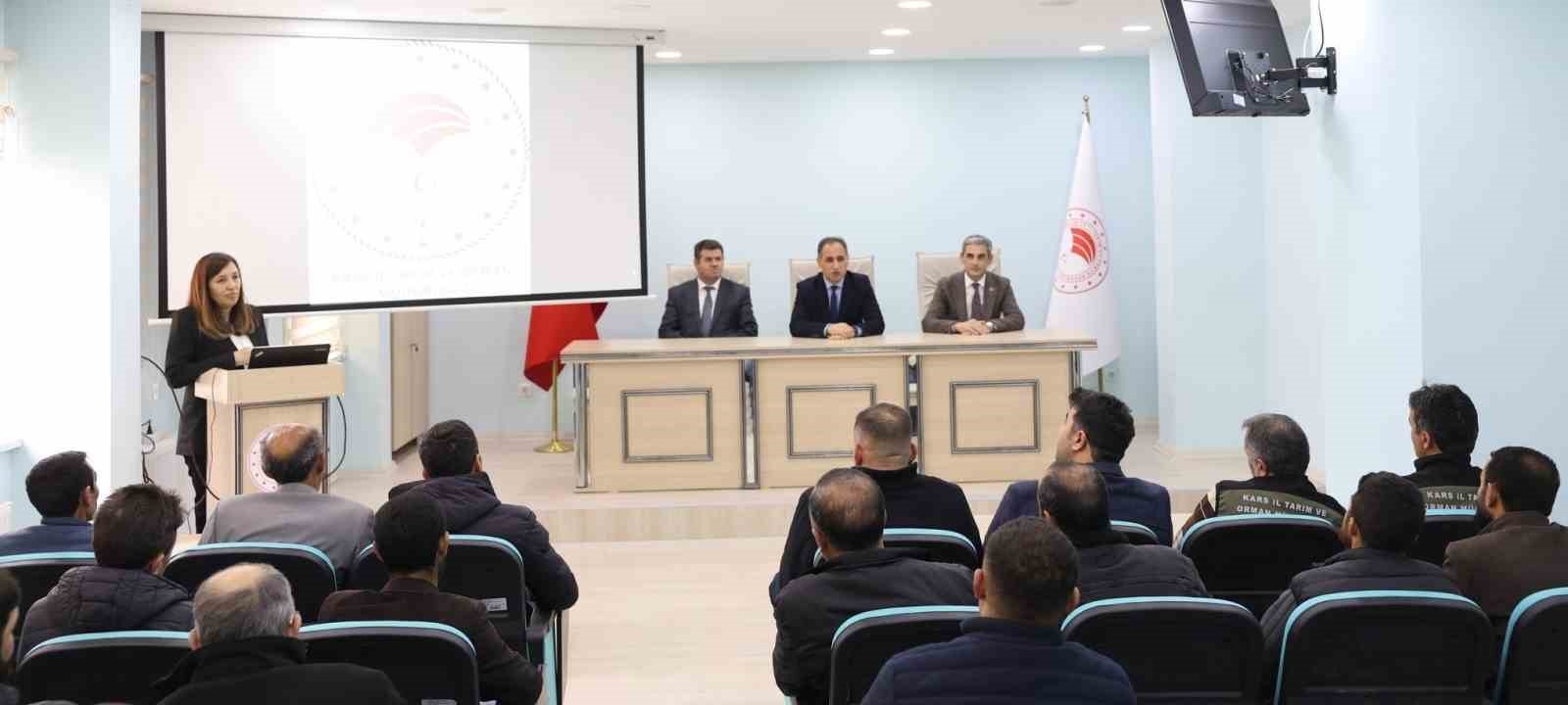 Kars'ta sürü yöneticileri sertifikalarını aldı
