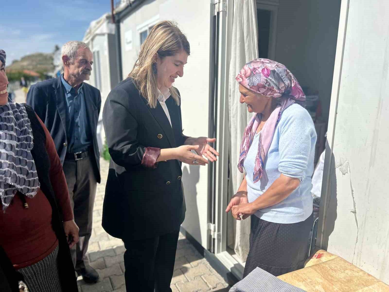 AK Partili Ölmeztoprak'tan konteyner kente ziyaret