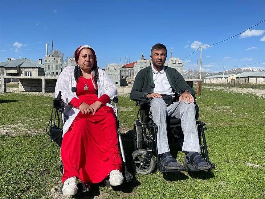 Engelli çift, inşaatını bitiremedikleri evleri için destek bekliyor