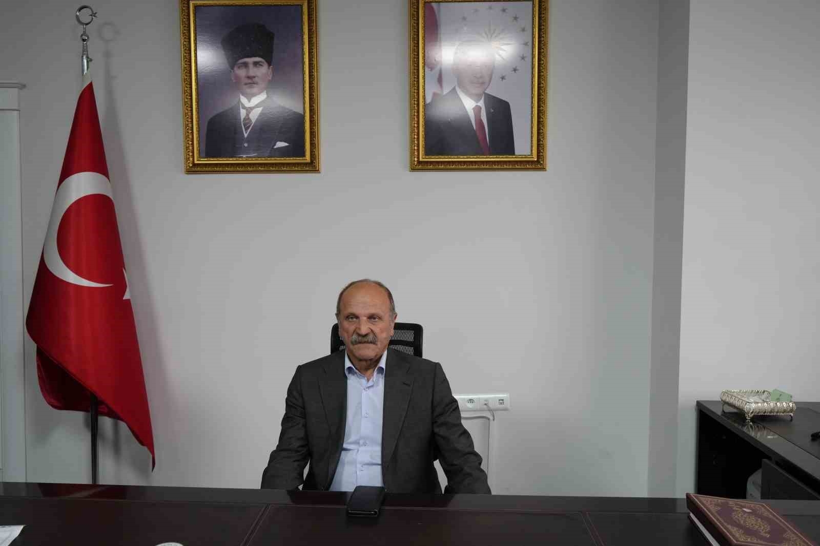 Iğdır Belediye Başkanı Mehmet Nuri Güneş mazbatasını  aldı