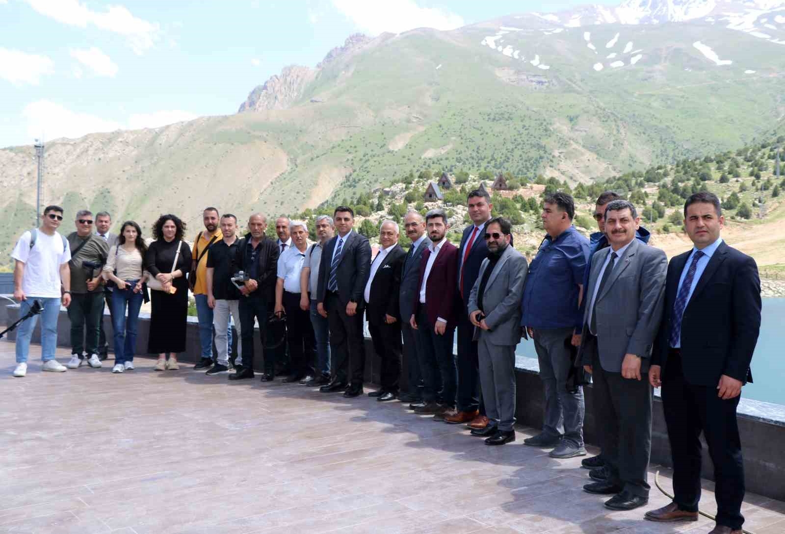 Erzincan İl Özel İdaresi Genel Sekreteri Canpolat, kentte yapılan çalışmaları basınla paylaştı