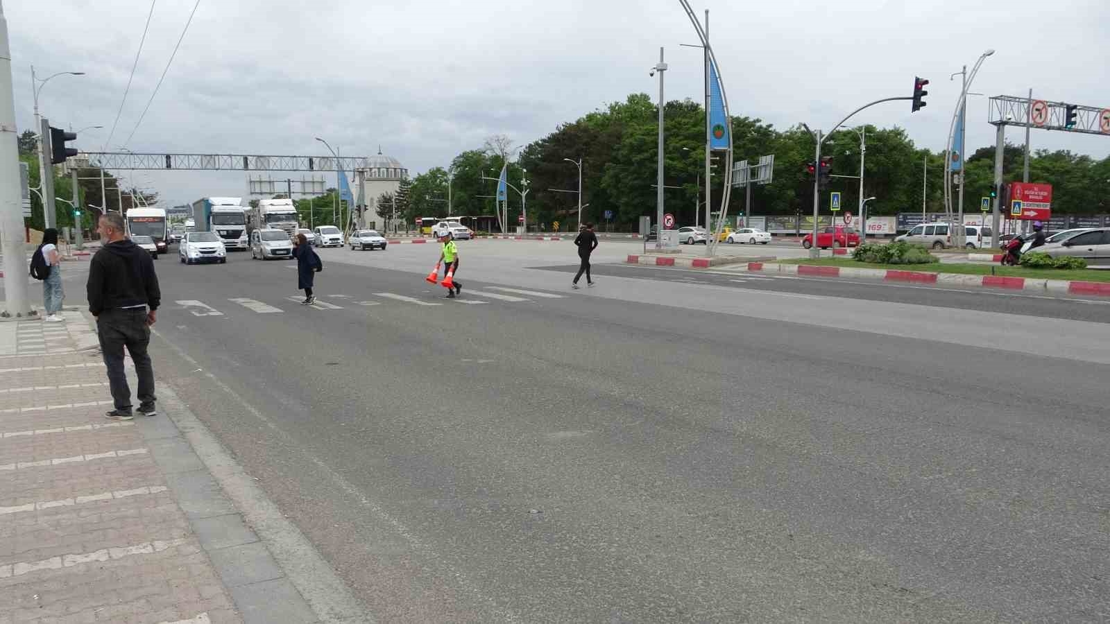 Malatya'da otomobil yayalara çarptı: 2 yaralı