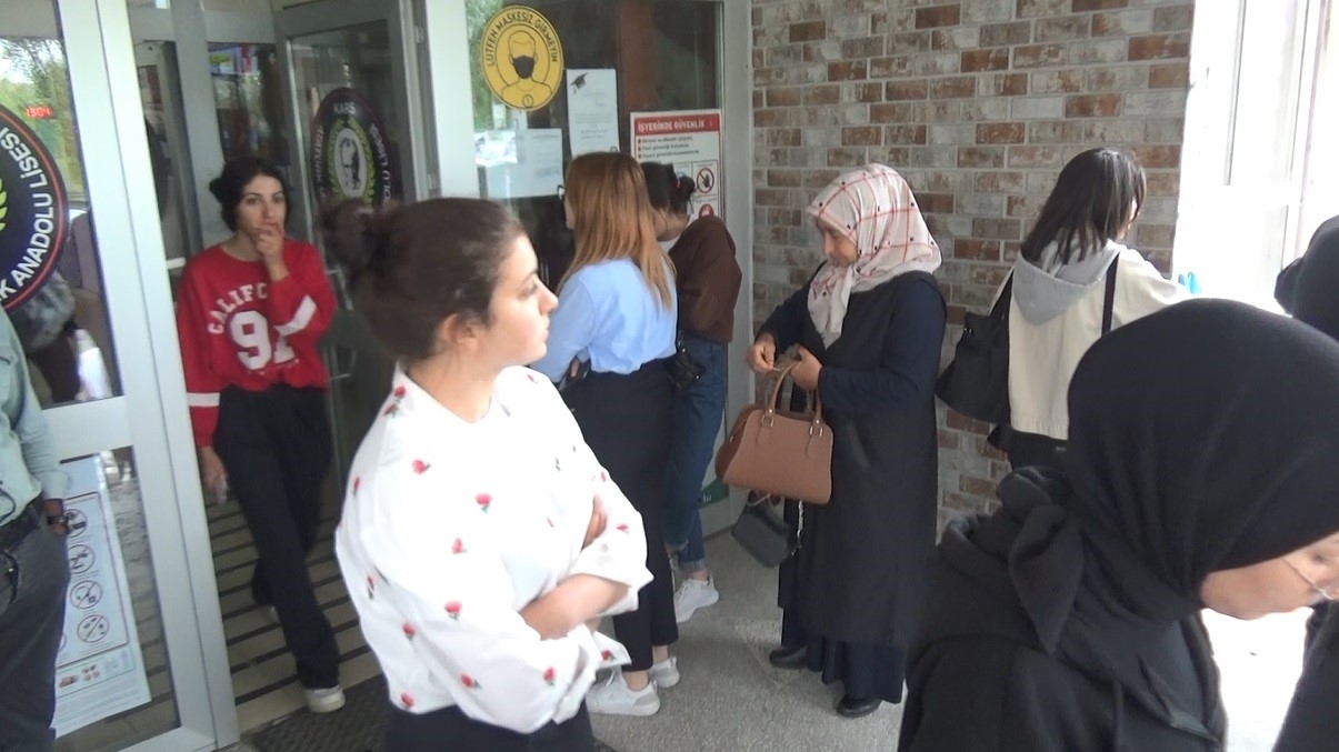 11 bin 215 kişi Kars'ta YKS sınavında ter döktü