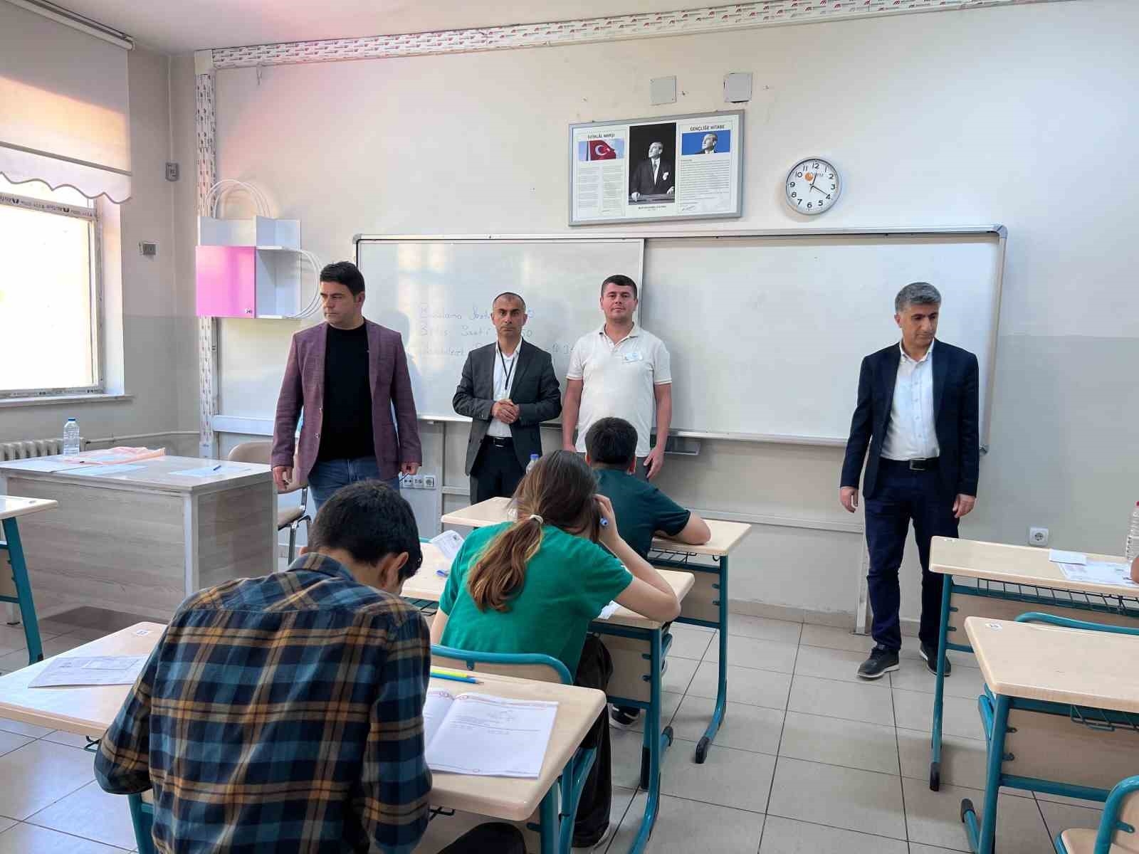 Hakkari'de 3 bin 476 öğrencinin katıldığı LGS sona erdi