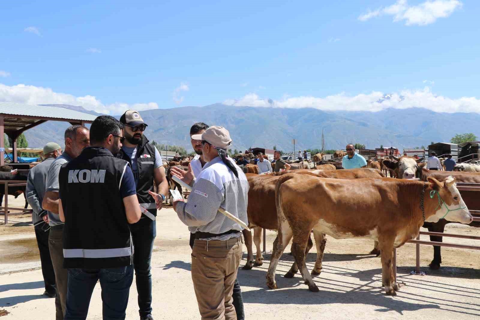 Kurban satıcılarına 'sahte para' uyarısıyapıldı