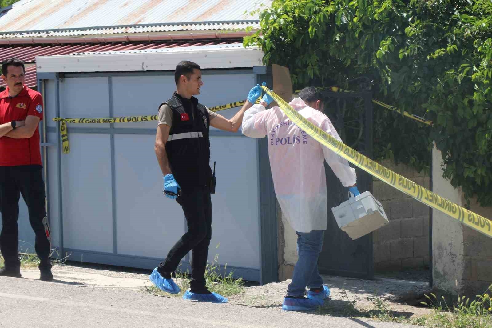 Kürekle komşusunu öldüren sanığa müebbet hapis cezası