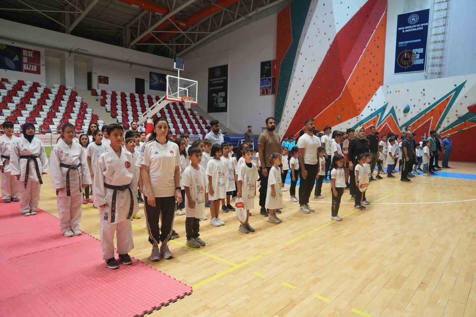 Yaz ve Engelsiz Spor Okulları'nın açılışı yapıldı Muş'ta