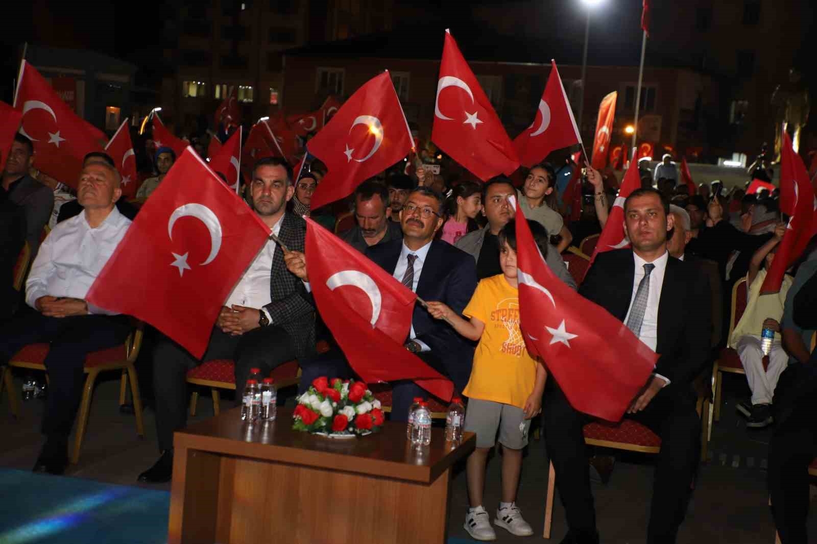 Hakkari'de 15 Temmuz etkinliğine yoğun ilgi