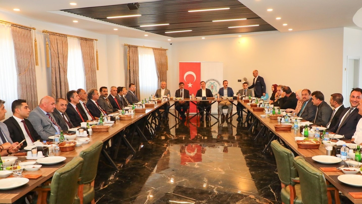 Erzincan İl Müftüsü Muharrem Gül için veda yemeği düzenlendi.