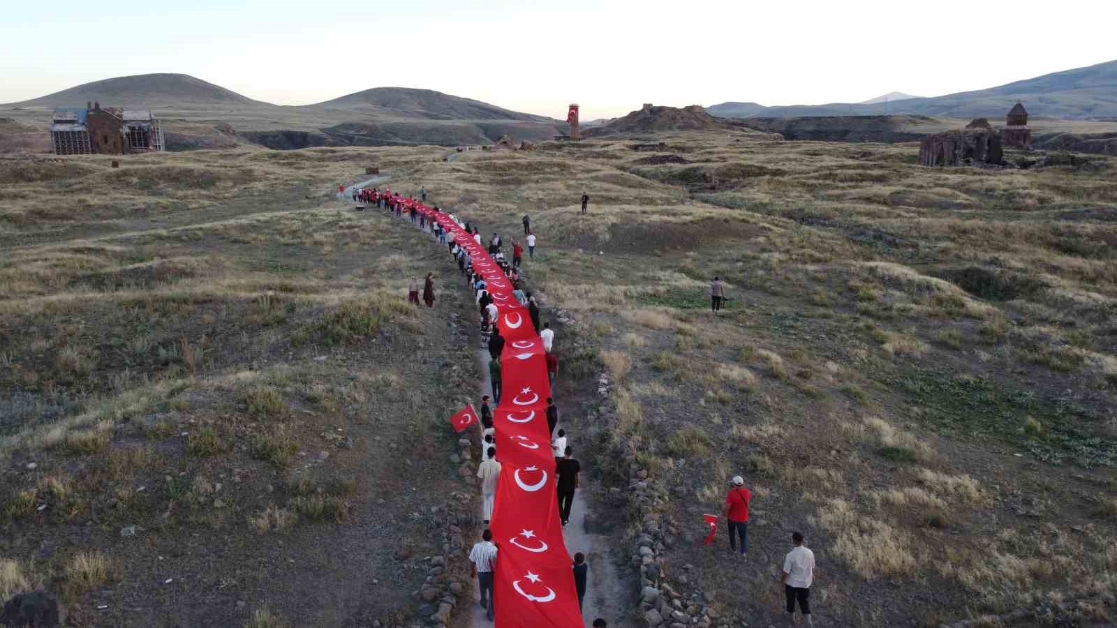 Fetih gününde Ani'de sela sesleri yükseldi
