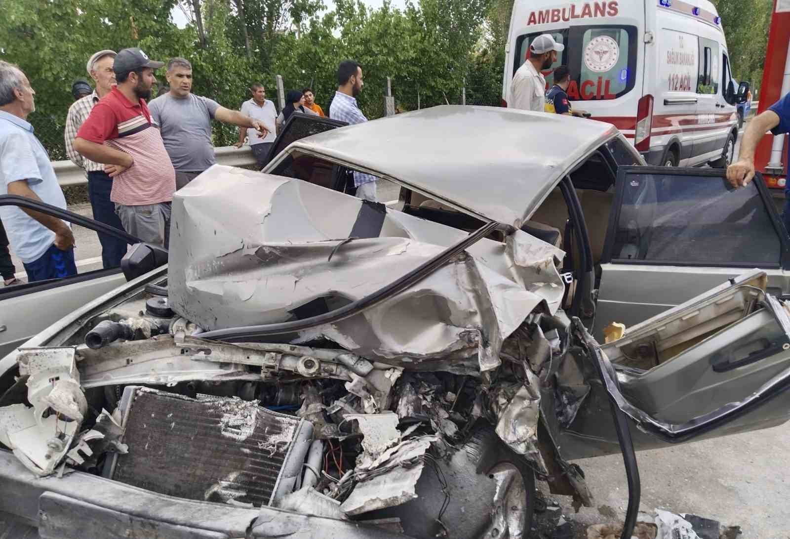 Iğdır'da trafik kazası: İki kişi yaralandı