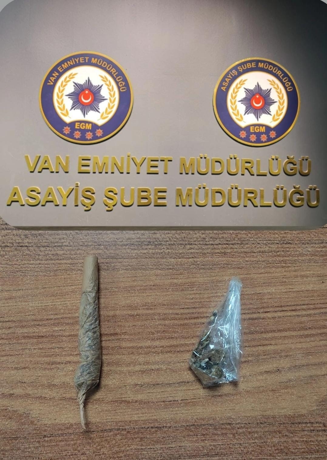 Van'da polis ekipleri 'torbacı' operasyonu gerçekleştirdi