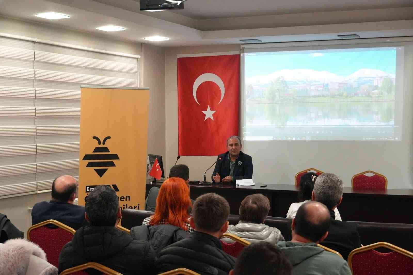Erzurum'da "Öğretmen Akademileri" buluşmaları sürüyor