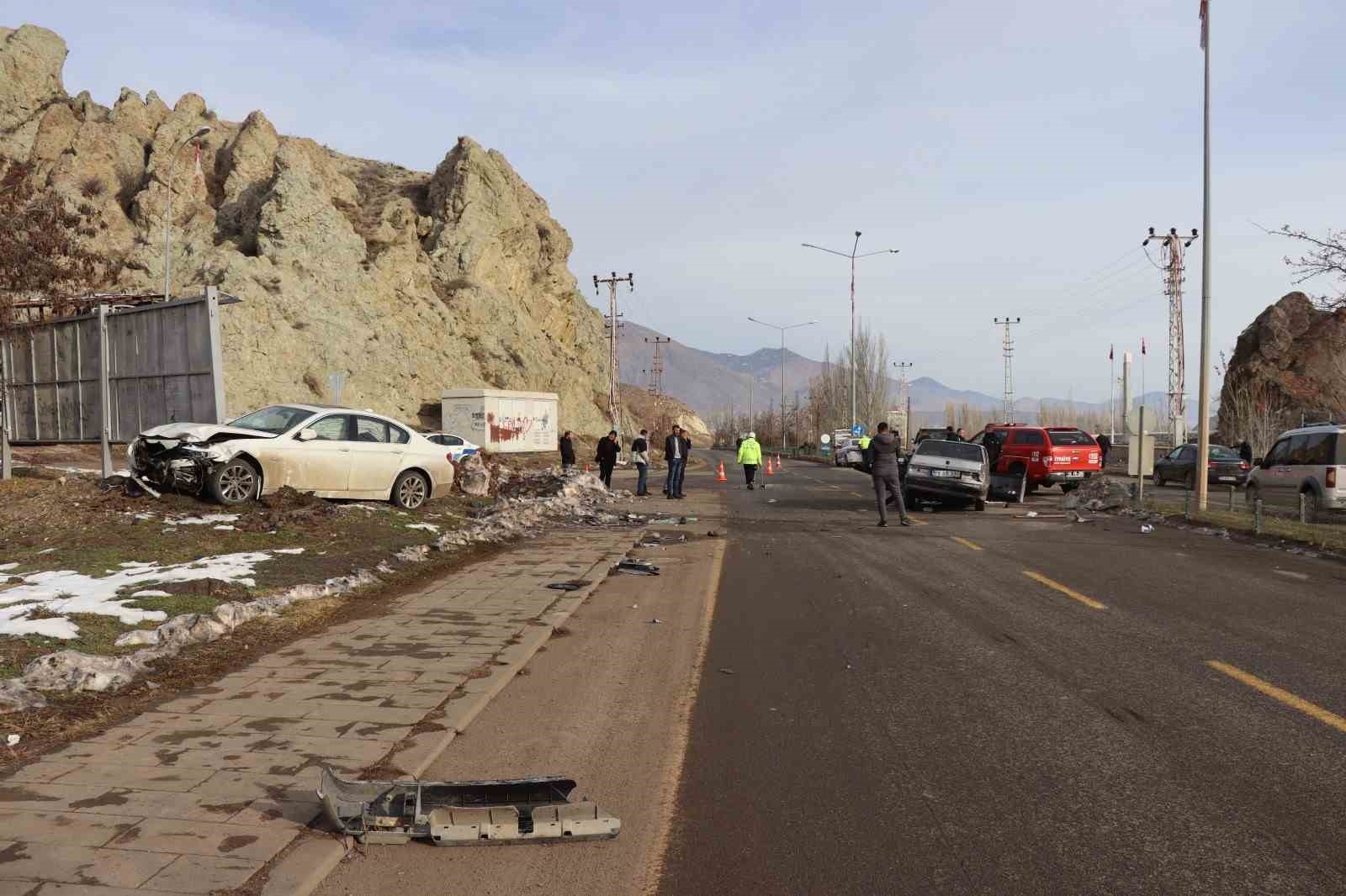 Erzurum'da trafik kazası: 4 yaralı