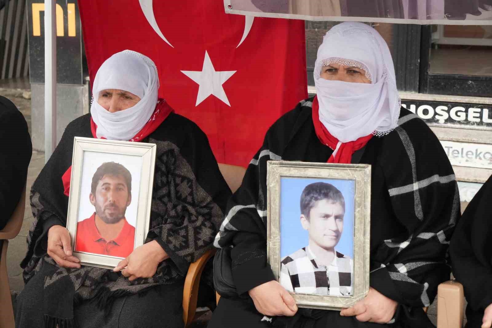 Muş'ta evlat nöbeti devam ediyor