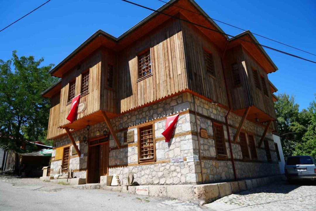 Erzincan'ın bu köyü ’Orada bir köy var uzakta’ diyenleri ağırlıyor