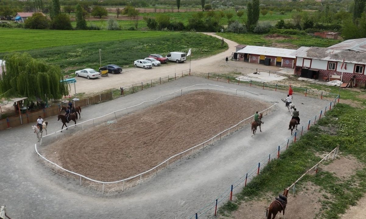 Deprem sonrası doğayla buluşma: Malatya’da atlı terapiye ilgi artıyor
