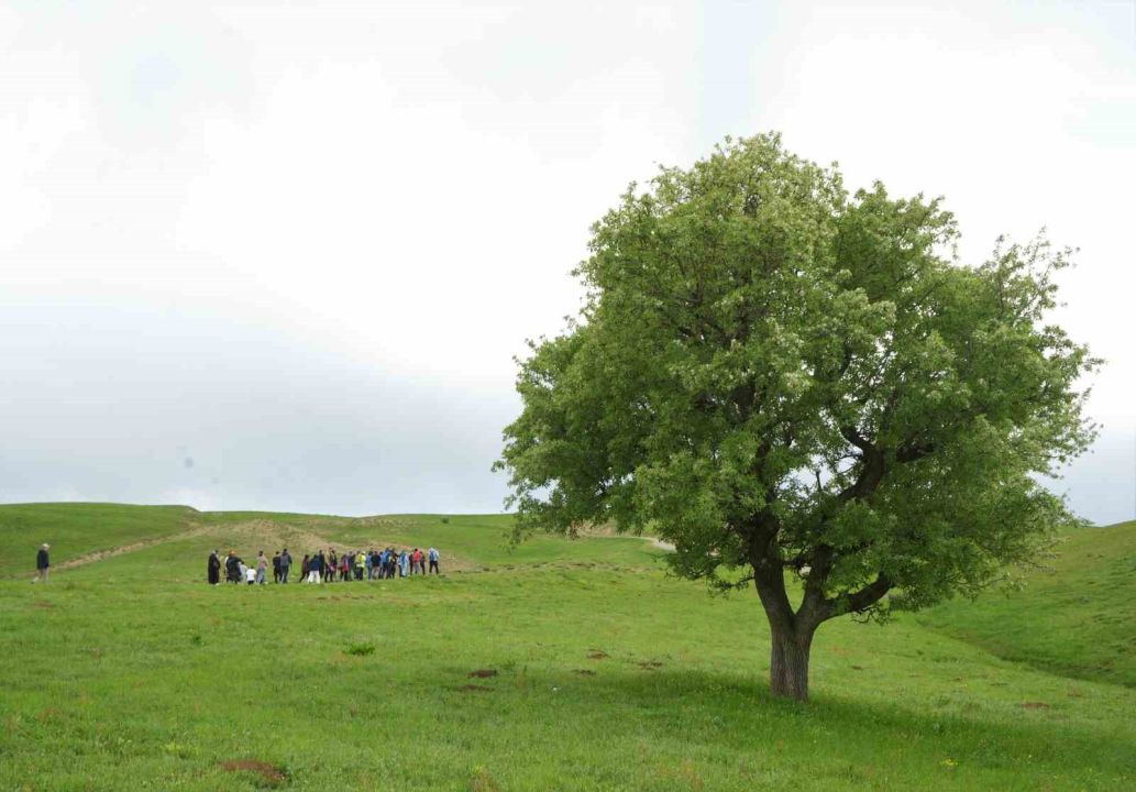 Muş Valisi Avni Çakır, doğaseverlere eşlik ederek Korkut’un gizli kalmış güzelliklerini keşfetti