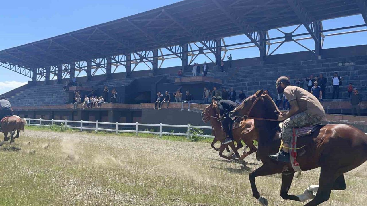 At yarışması Düzenlendi Malazgirt'te