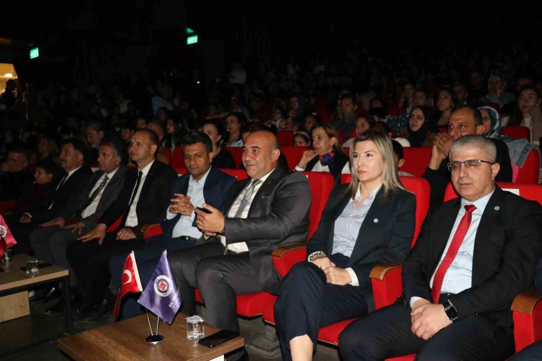 Minik öğrenciler performansları ile mest etti