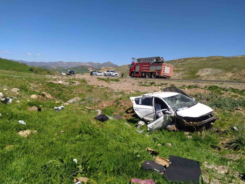 Trafik kazası: Baba öldü, eşi ve çocuğu yaralandı