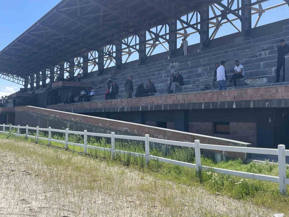 At yarışması Düzenlendi Malazgirt'te