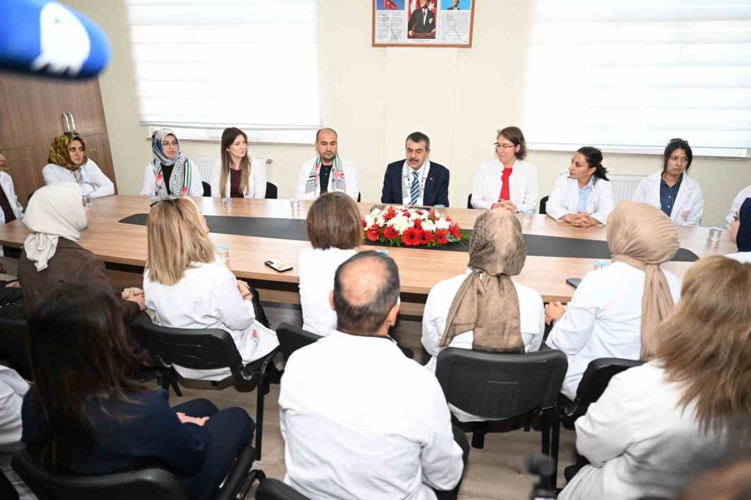 Bakan Tekin: "Bu dünyayı hepimiz için yaşanabilir kılacak bireyler yetiştirmemiz lazım"
