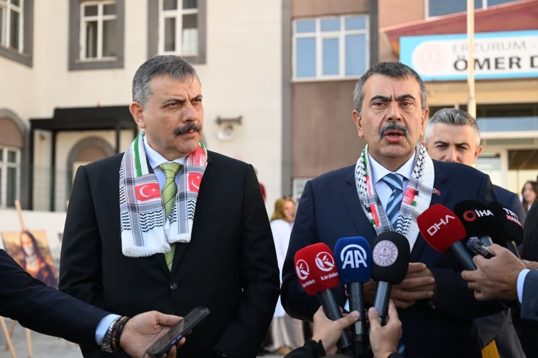 Milli Eğitim Bakanı Tekin: "On binlerce insan, 60 binin üzerinde insanın şehit edildiği bir soykırım sürecini yaşıyoruz"