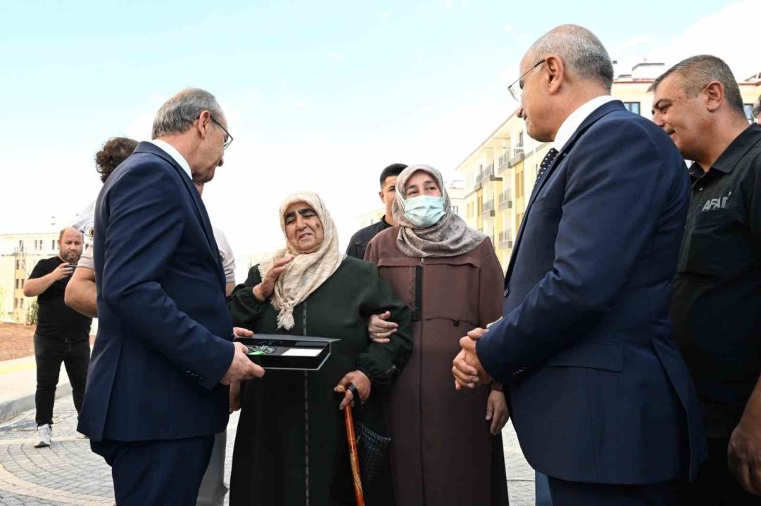 Malatya’da bin 130 konutun anahtarları hak sahiplerine teslim edildi