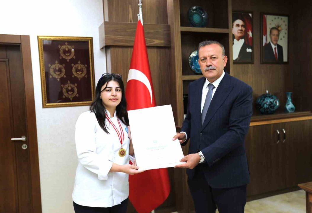 BEÜ gastronomi öğrencileri "Yokluktan Tercihe" adlı tabaklarıyla Türkiye ikincisi oldu