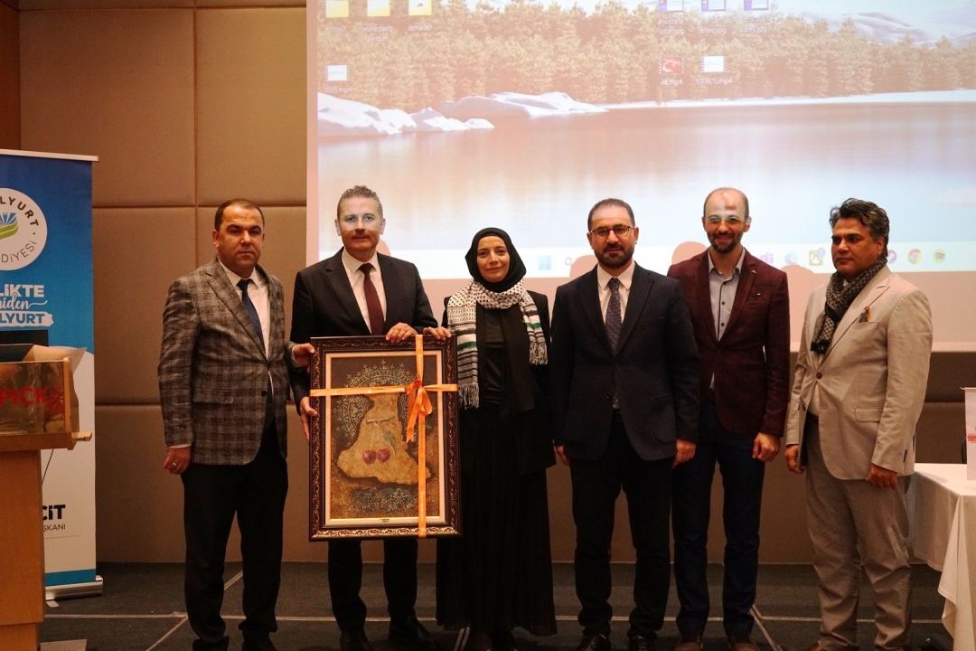 Afetten etkilenen gençler için ’Aile ve Medya Bilinci’ paneli düzenlendi