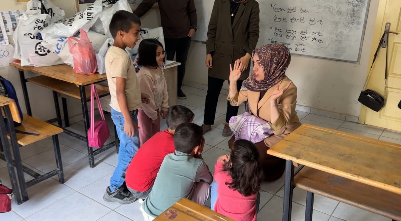 İki Öğretmenden Sınır Ötesi İyilik